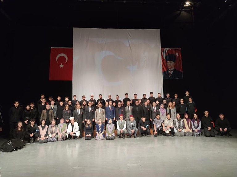 İSTİKLAL MARŞIMIZIN KABULÜNÜN 102. YIL DÖNÜMÜ VE MİLLİ ŞAİRİMİZ MEHMET AKİF ERSOY'U ANMA PROGRAMI DÜZENLENDİ